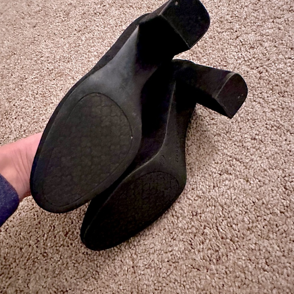 Kelly & Katie Liya Pump Black Faux Suede Block
Heels Size 7 - Picture 4 of 5
